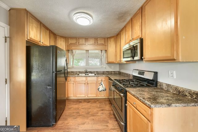 8504 Meadowbrook Drive, Douglasville, GA 30134