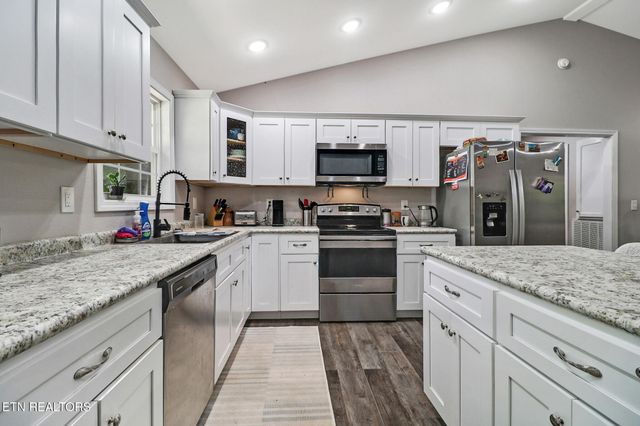 122 Jay Loop, Jamestown, TN 38556