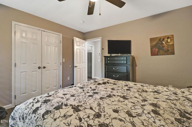 122 Jay Loop, Jamestown, TN 38556