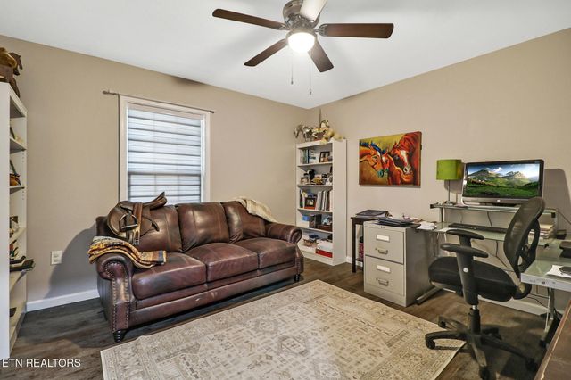 122 Jay Loop, Jamestown, TN 38556