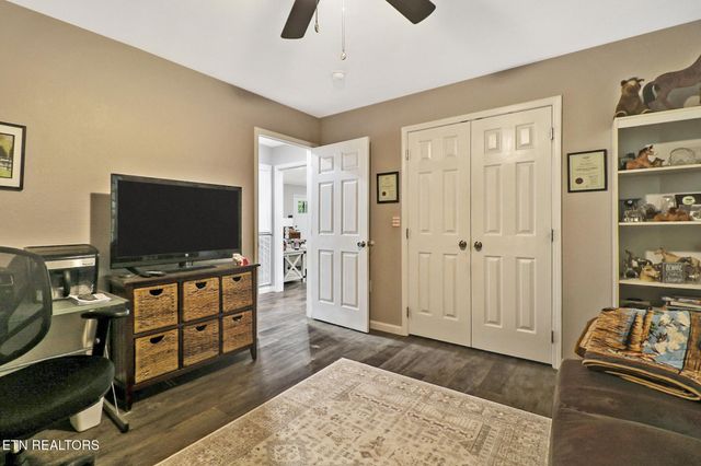 122 Jay Loop, Jamestown, TN 38556