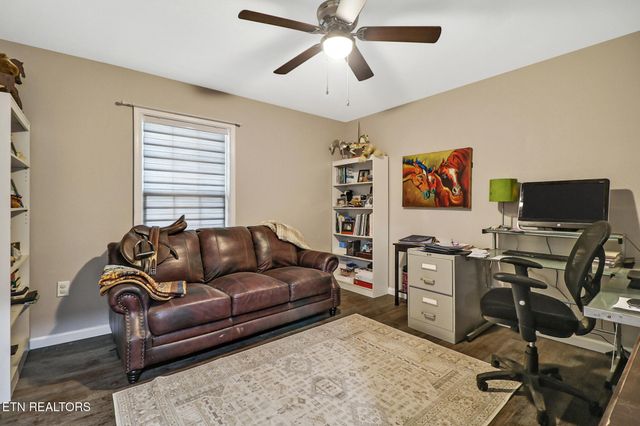 122 Jay Loop, Jamestown, TN 38556