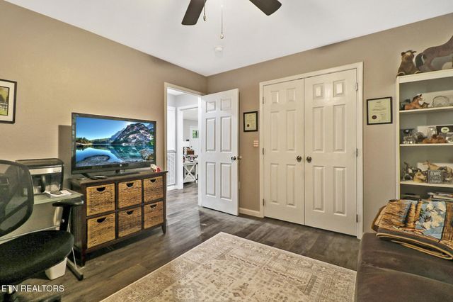 122 Jay Loop, Jamestown, TN 38556