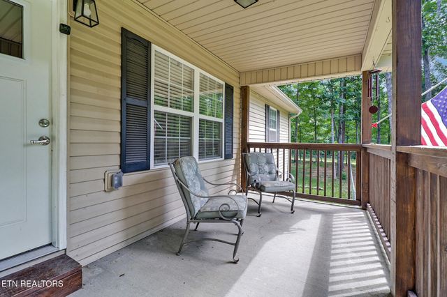 122 Jay Loop, Jamestown, TN 38556