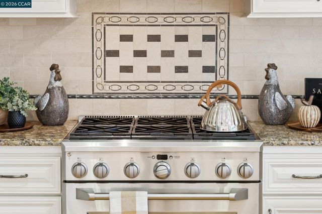 25 Woodland Dr, Alamo, CA 94507