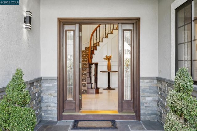 25 Woodland Dr, Alamo, CA 94507