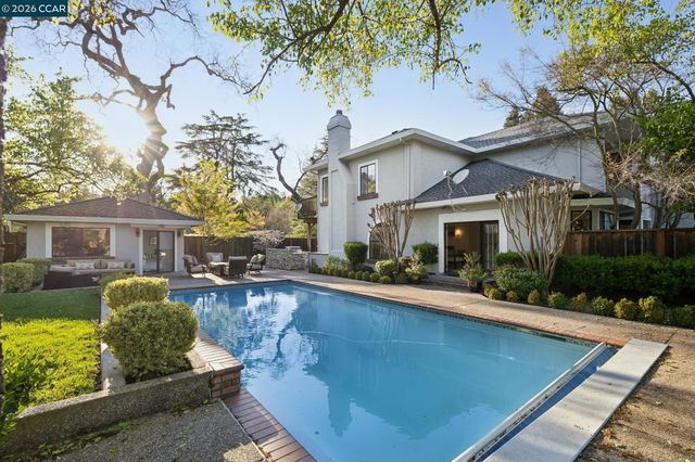 25 Woodland Dr, Alamo, CA 94507