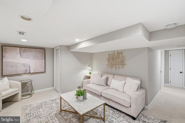 4704 8TH RD N, Arlington, VA 22203
