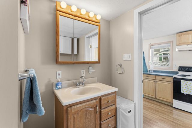 13 Clinton Street, Concord, NH 03301