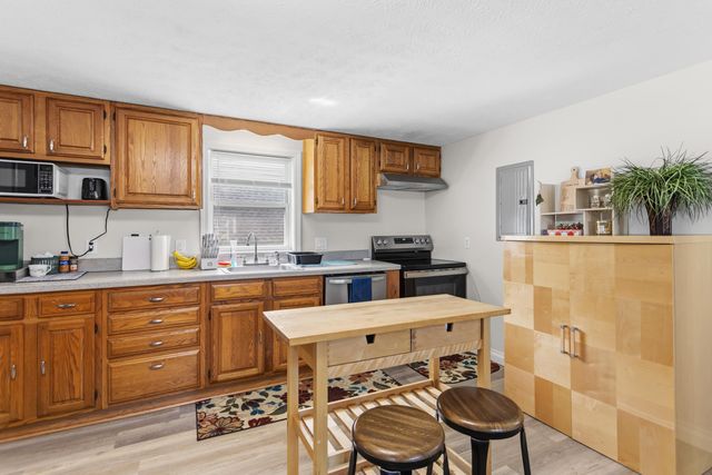 13 Clinton Street, Concord, NH 03301