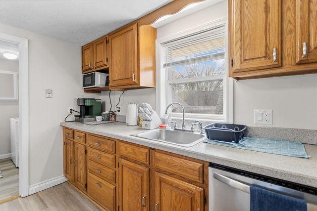 13 Clinton Street, Concord, NH 03301
