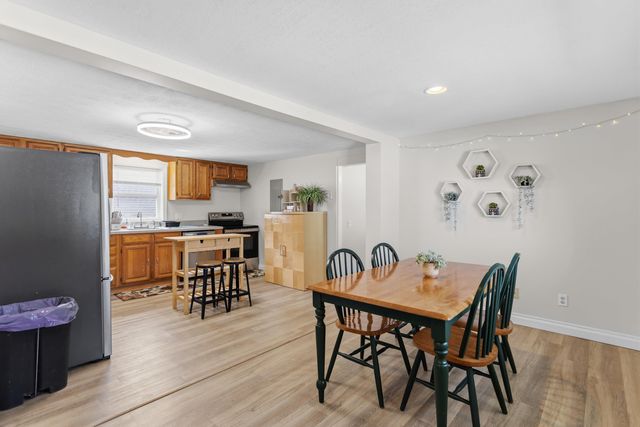 13 Clinton Street, Concord, NH 03301