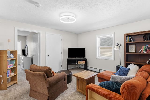 13 Clinton Street, Concord, NH 03301