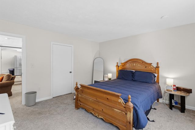 13 Clinton Street, Concord, NH 03301