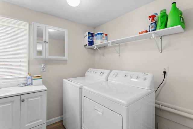 13 Clinton Street, Concord, NH 03301