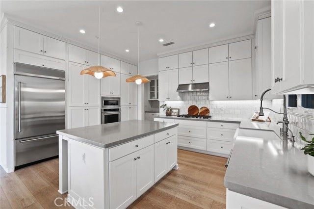 103 Vigna, Irvine, CA 92602