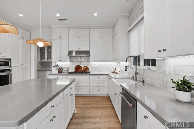 103 Vigna, Irvine, CA 92602