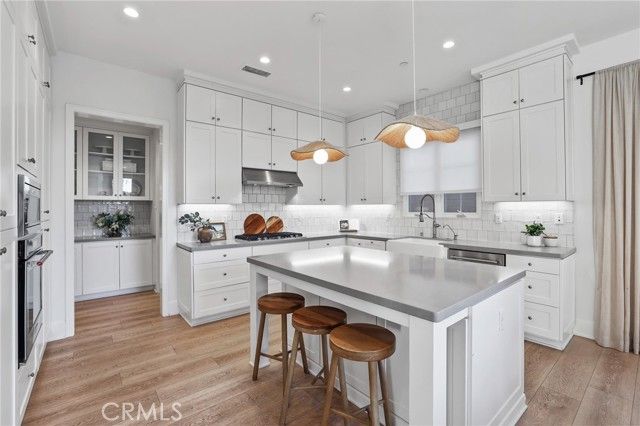 103 Vigna, Irvine, CA 92602