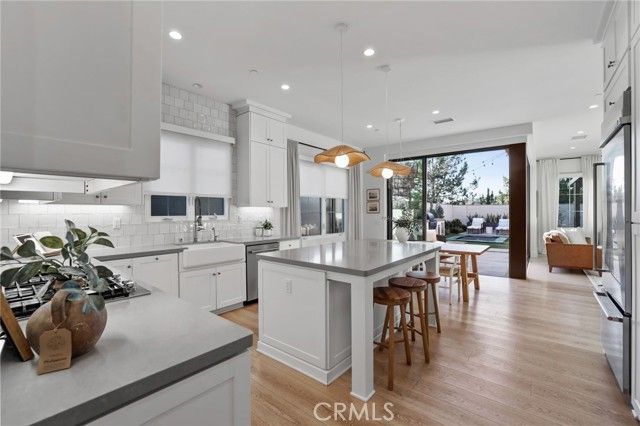 103 Vigna, Irvine, CA 92602