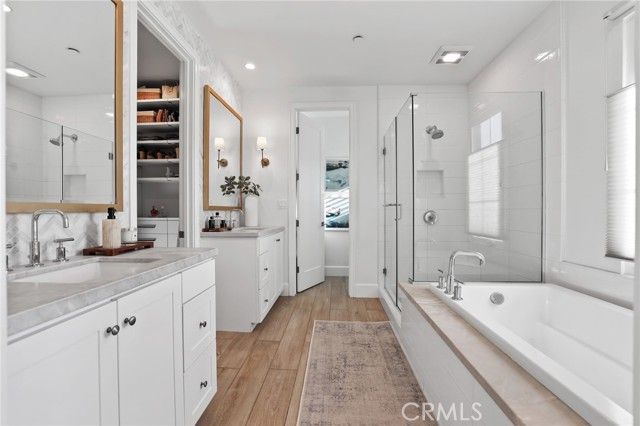 103 Vigna, Irvine, CA 92602