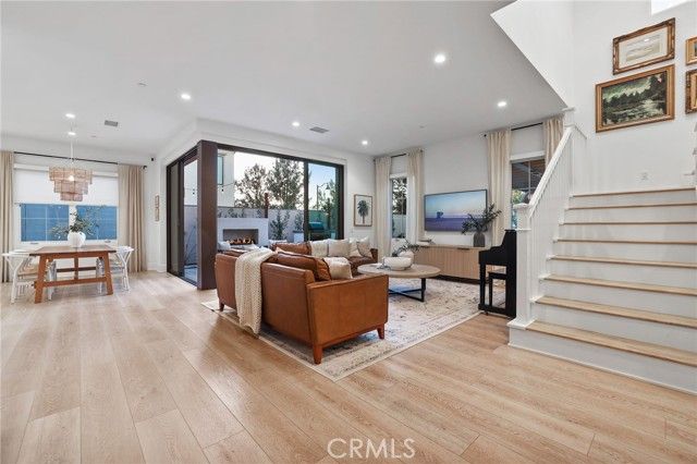 103 Vigna, Irvine, CA 92602