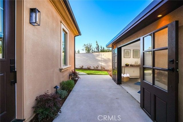 103 Vigna, Irvine, CA 92602