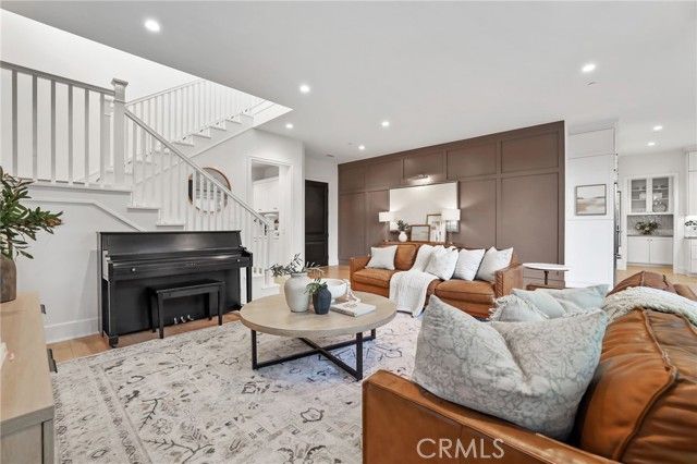 103 Vigna, Irvine, CA 92602