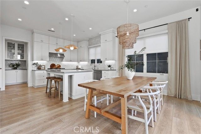 103 Vigna, Irvine, CA 92602