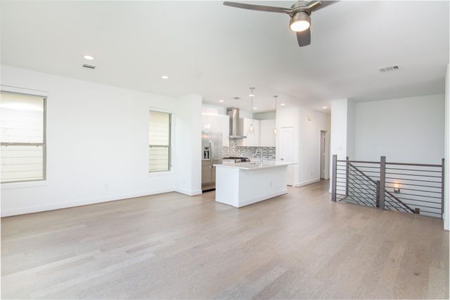462 S Centro Circle, Shenandoah, TX 77385