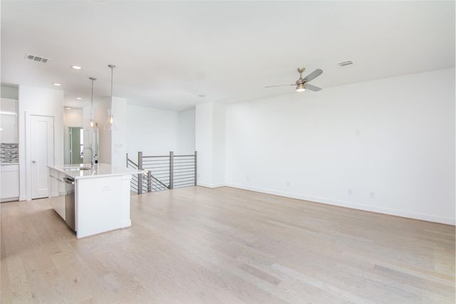 462 S Centro Circle, Shenandoah, TX 77385
