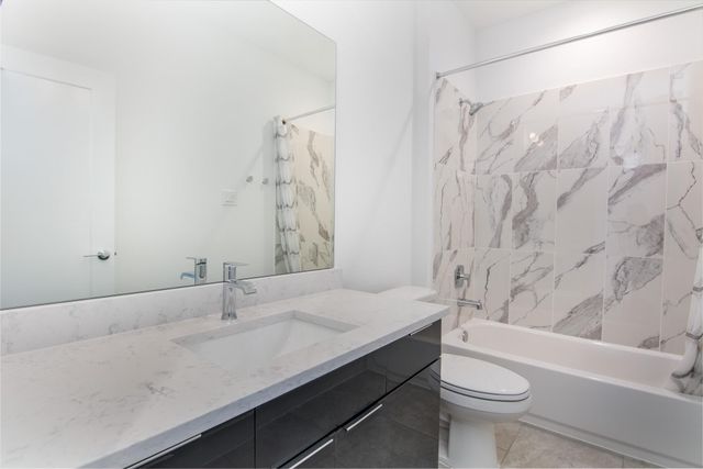 462 S Centro Circle, Shenandoah, TX 77385