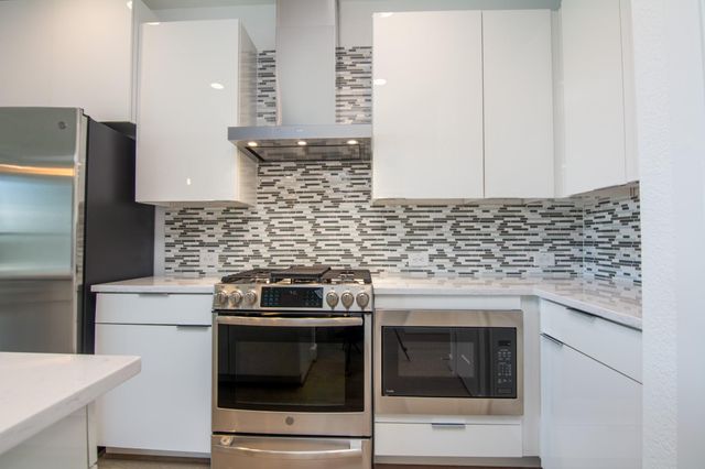 462 S Centro Circle, Shenandoah, TX 77385