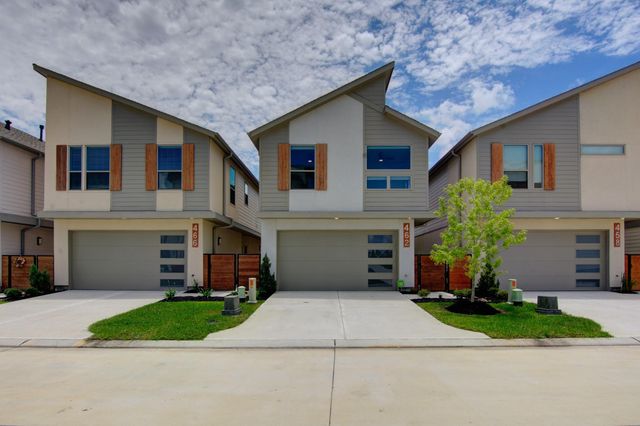 462 S Centro Circle, Shenandoah, TX 77385