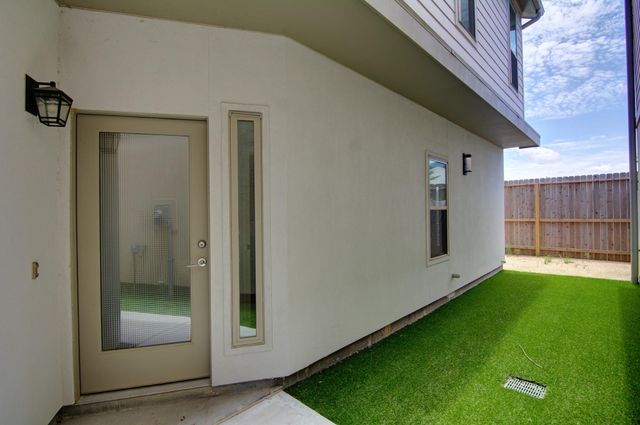 462 S Centro Circle, Shenandoah, TX 77385