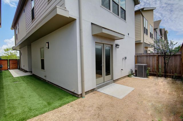 462 S Centro Circle, Shenandoah, TX 77385