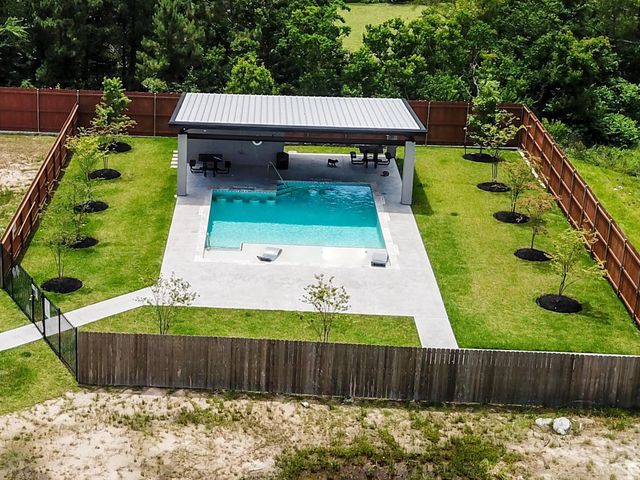 462 S Centro Circle, Shenandoah, TX 77385