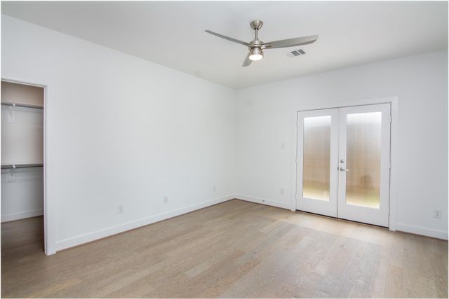 462 S Centro Circle, Shenandoah, TX 77385