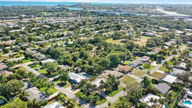 1605 Treemont Avenue, Jupiter, FL 33469