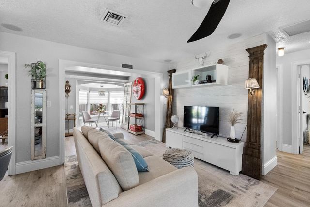 1605 Treemont Avenue, Jupiter, FL 33469