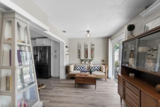 1605 Treemont Avenue, Jupiter, FL 33469