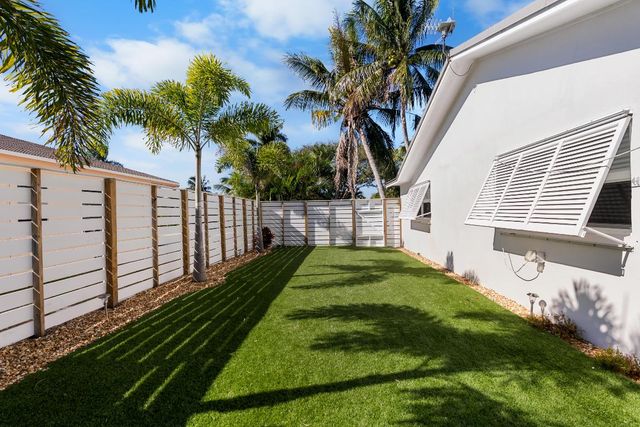 1605 Treemont Avenue, Jupiter, FL 33469