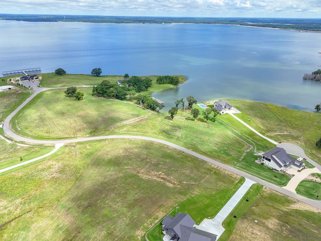 680 Peninsula Drive, Honey Grove, TX 75446