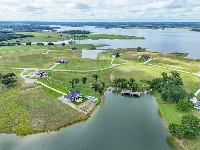 680 Peninsula Drive, Honey Grove, TX 75446