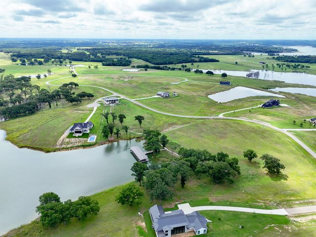 680 Peninsula Drive, Honey Grove, TX 75446