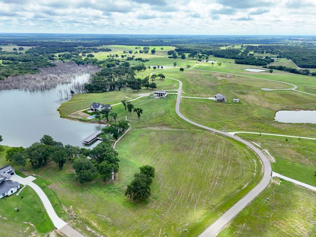 680 Peninsula Drive, Honey Grove, TX 75446