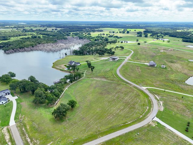 680 Peninsula Drive, Honey Grove, TX 75446
