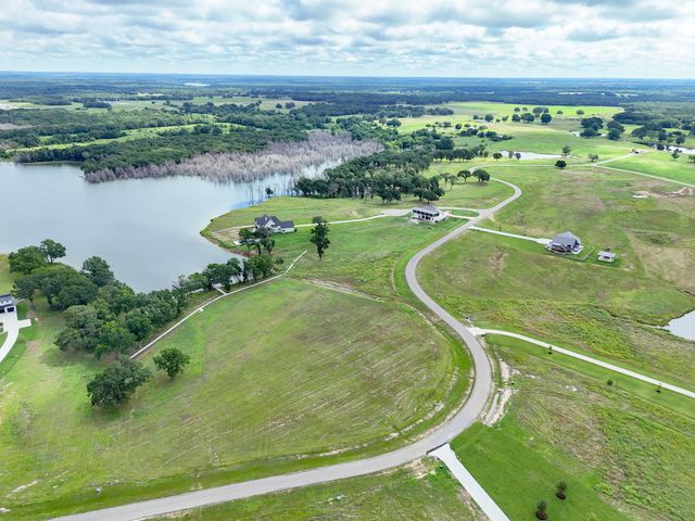 680 Peninsula Drive, Honey Grove, TX 75446