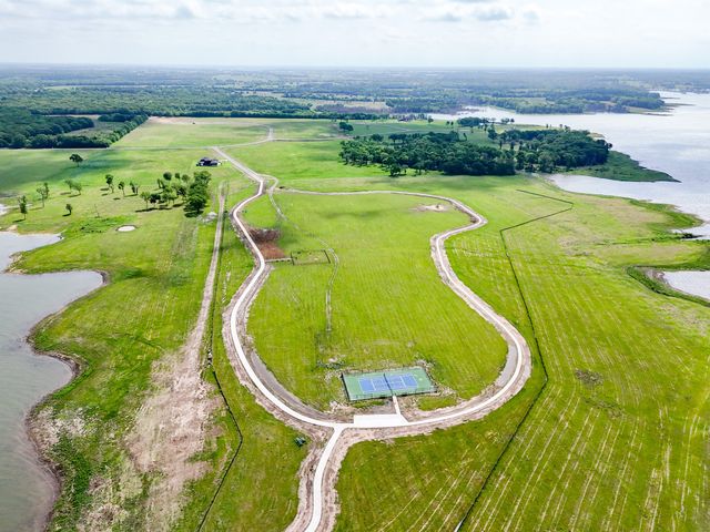 680 Peninsula Drive, Honey Grove, TX 75446