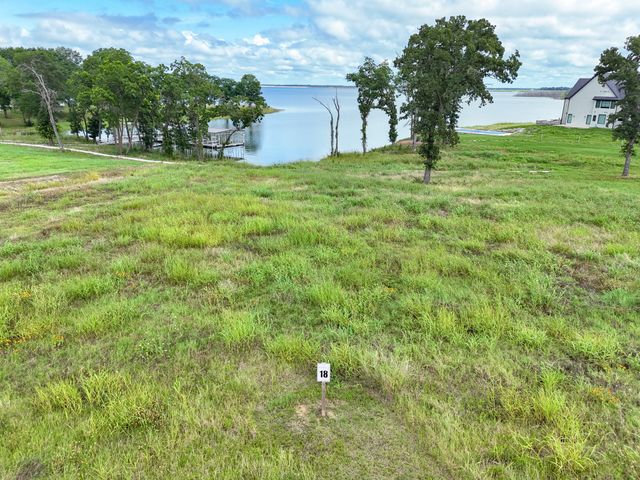 680 Peninsula Drive, Honey Grove, TX 75446