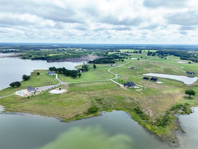 680 Peninsula Drive, Honey Grove, TX 75446
